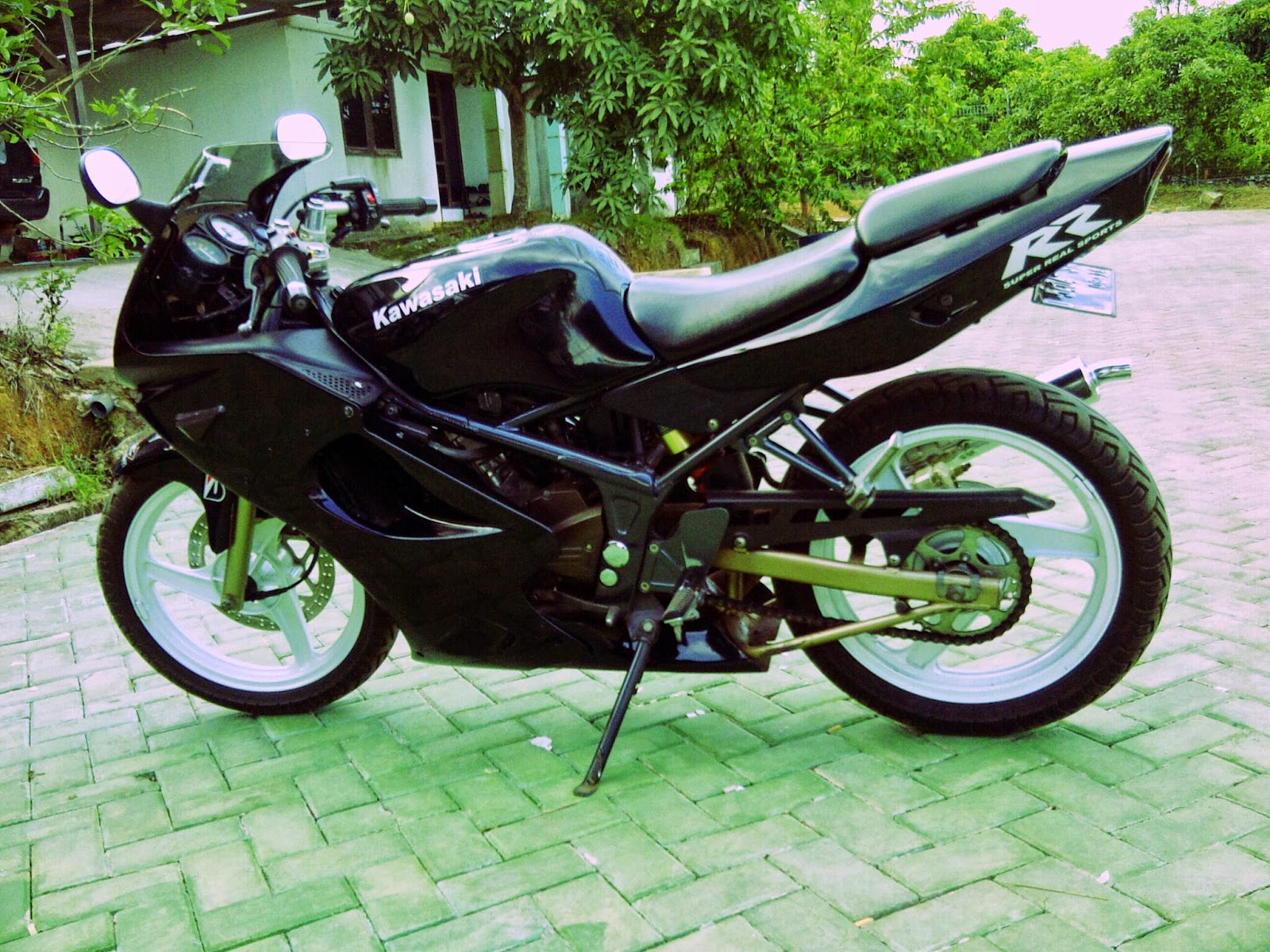 Contoh Model Stipping Cutting Sticker Kawasaki Ninja RR Rangga