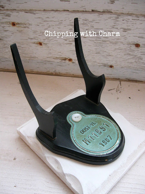 Chipping with Charm: Faux Antler Mounts...www.chippingwithcharm.blogspot.com