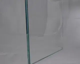 Low iron glass