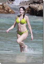 stephanie-seymour-bikini-hot-vacation-04