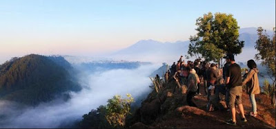 Tebing Keraton Yang Sering Diburu Oleh Pencari Foto