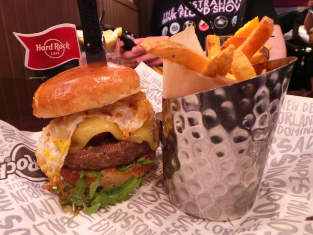 World Burger Tour Hard Rock Café restaurant burger Local Legendary burger