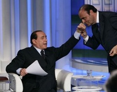 bruno-vespa-baciamano-a-silvio-berlusconi