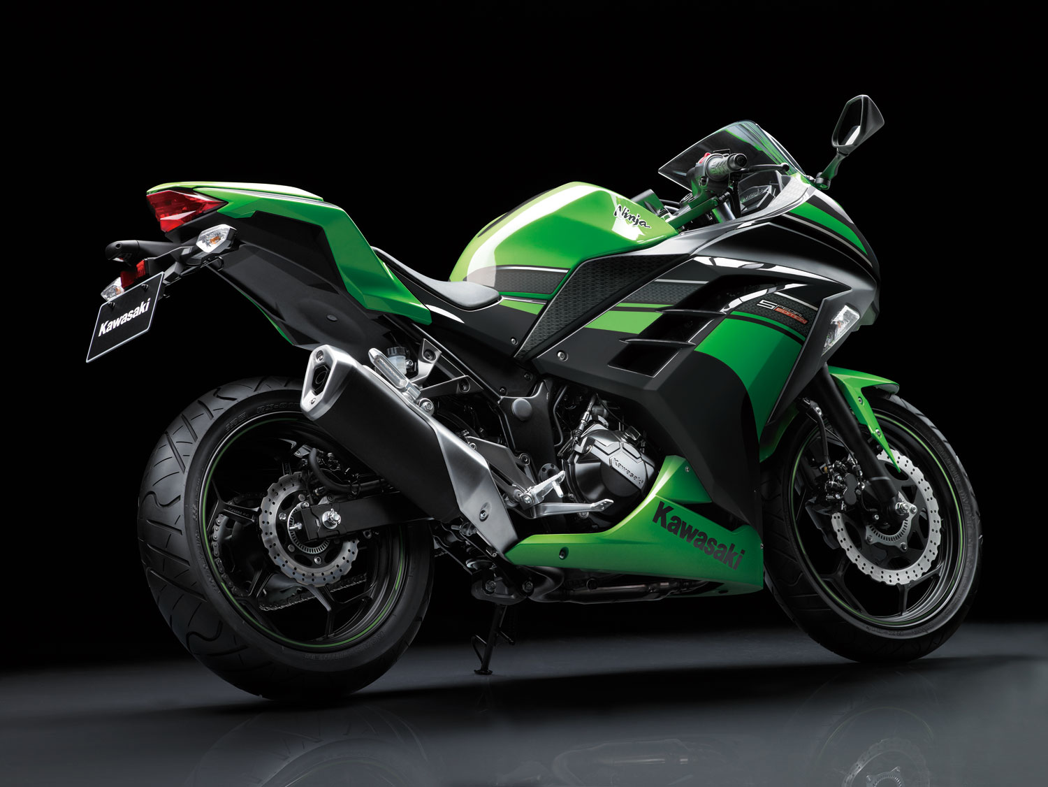  Gambar  Motor  Kawasaki Ninja  250  SE Hijau