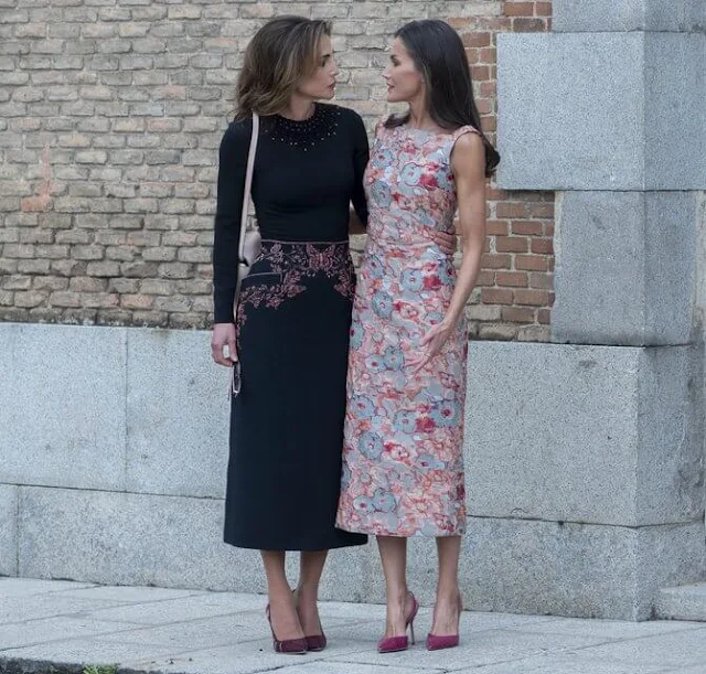 Queen Letizia wore a new floral print midi dress by Diego Estrada. Queen Rania wore a new black midi dress by Dior