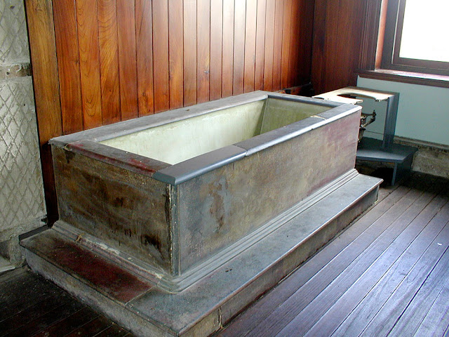 Slate bath, Glengallan Homestead, Queensland, Australia. Photographed by Loire Valley Time Travel.