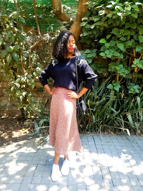 How To Wear A Midi Skirt With Sneakers