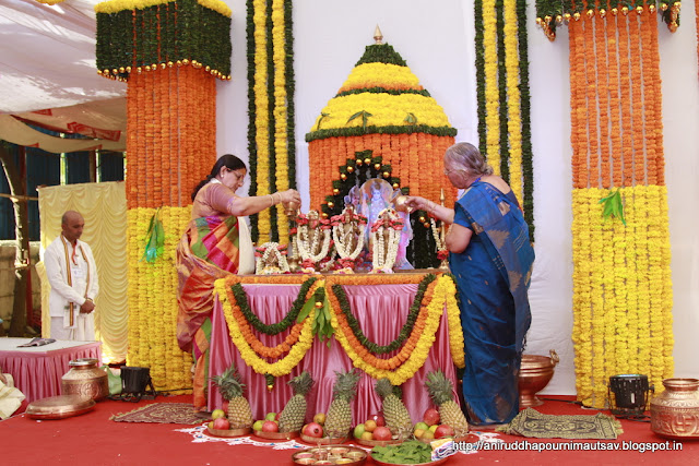 Shraddhavan attending Ramraksha Pathan on Aniruddha Pournima Utsav at Shree Harigurugram, Bandra