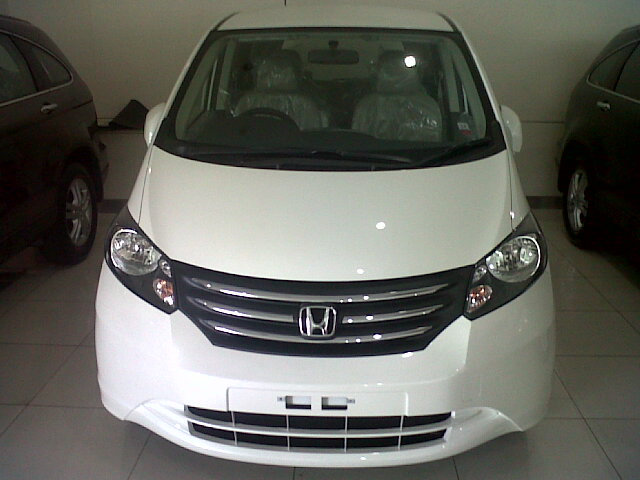 Harga Mobil  Honda  FREED 