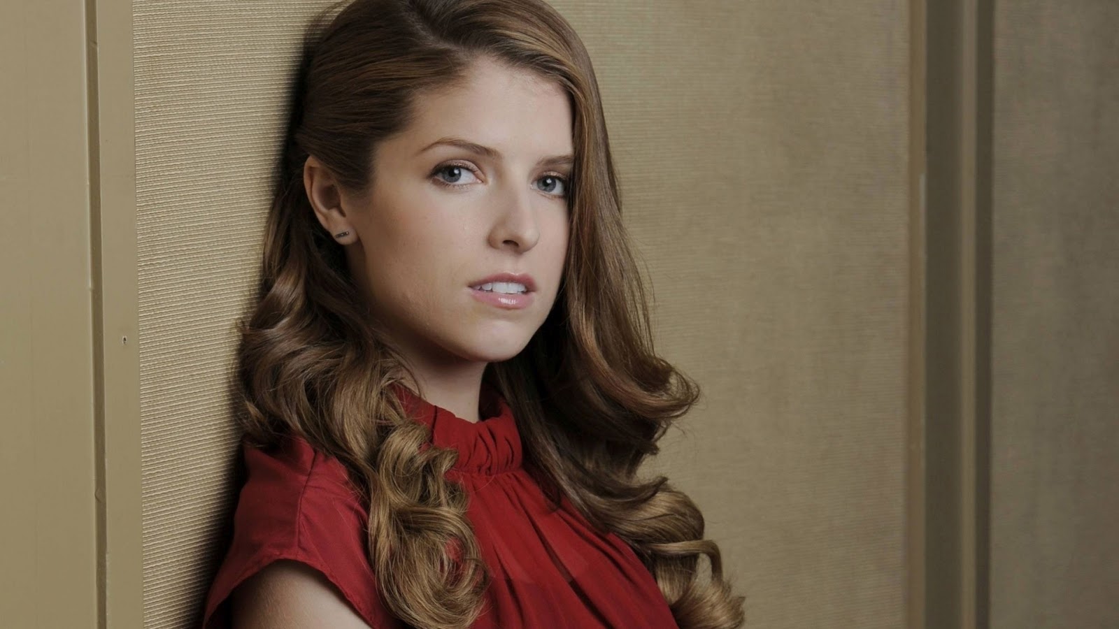 Anna Kendrick HD Images and Wallpapers - Hollywood Actress