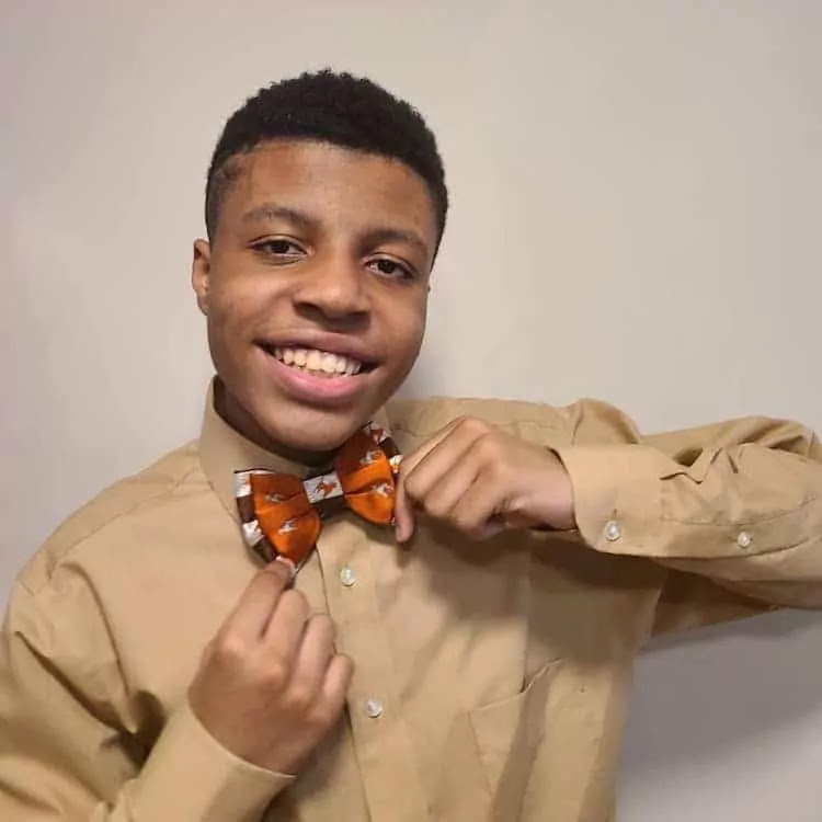 14-Year-Old Has Sewn Over 1,000 Bowties To Help Dogs Dogs Find Their Forever Home