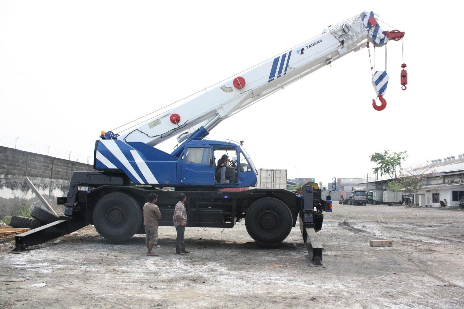 Sewa Hoist Crane Surabaya