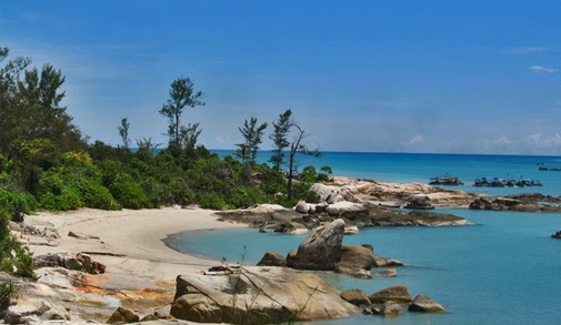 Keindahan Pantai Parai Tenggiri Objek Wisata Terbaik di Pulau Bangka