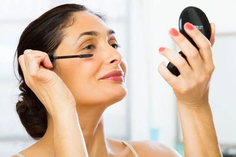 14 Easy Makeup Tips Every Woman Over 45 Should Know 