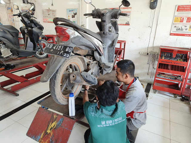 Skena Garage Asmo Kalbar bersama Jurnalis