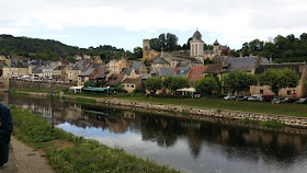 Montignac. El riu Vézère i l'església de Saint-Pierre-ès-Liens