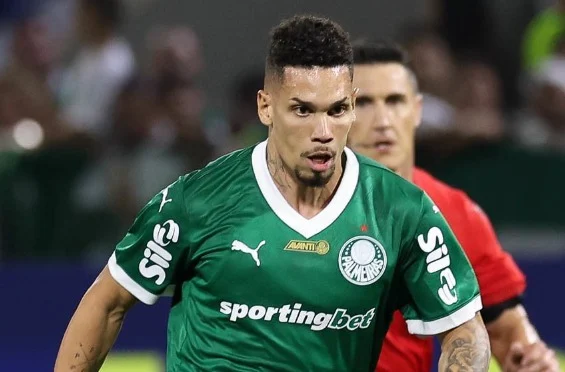 Atlético-MG confirma dívida com Paulinho e diverge nos valores divulgados
