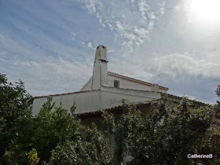 urbex-P.A.C.A.-villa-bassins-bleus-pieds-dans-l'eau-jpg