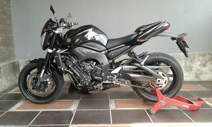 LAPAK MOGE BEKAS Yamaha FZ1 Naked Streetfighter tahun 