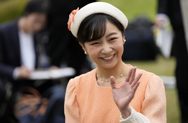 Princess Aiko, Crown Prince Akishino, Crown Princess Kiko and Princess Kako attended the spring garden party at Akasaka