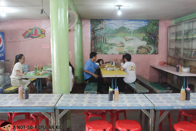 Interior of Fidel Chicken Station