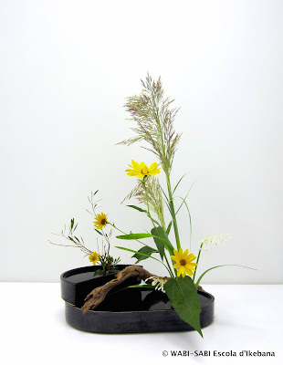 Ikebana-suikei-freestyle-wabisabi-escola-ikebana