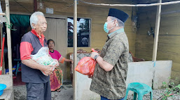   Irwan Hamid Bagikan 250 Paket Sembako Kepada Warga Kurang Mampu Di Palopo