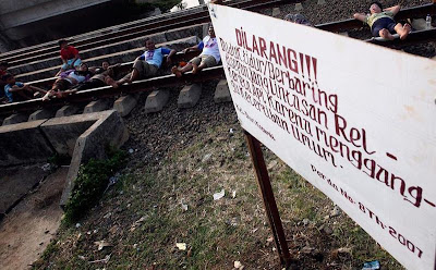 Railway Therapy Practiced in Indonesia Seen On www.coolpicturegallery.us