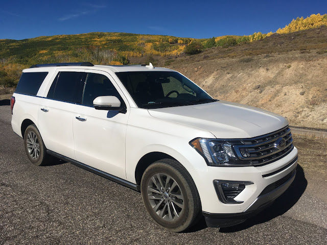 Front 3/4 view of 2014 Ford Expedition Max