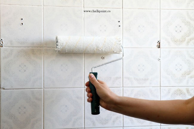 Cómo pintar azulejos de baños y cocinas 