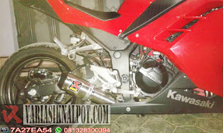 Knalpot Ninja 250 Akrapovic GP M1 Lorenzo Underbelly (Kolong)