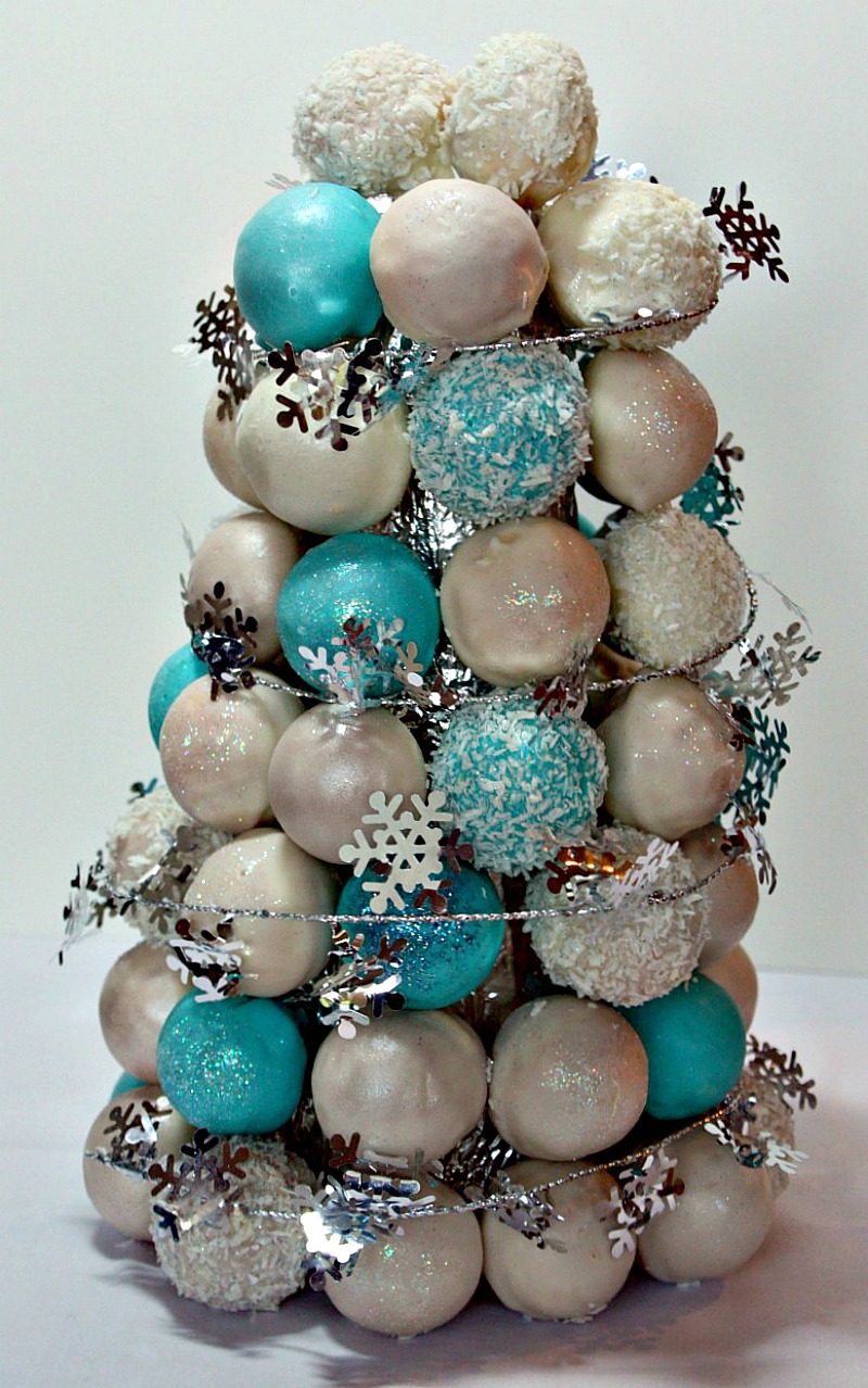 Vanilla Clouds and Lemon Drops: The 12 Days of Christmas ~ Day 12: Cake Pops Christmas Tree