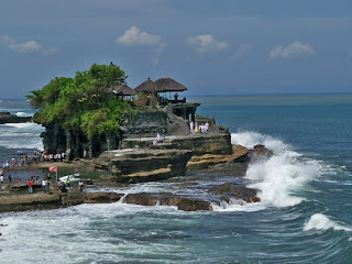 Objek Wisata Tanah Lot Tabanan Bali