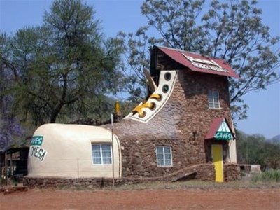 The Shoe House 7 Rumah Paling Unik di Dunia