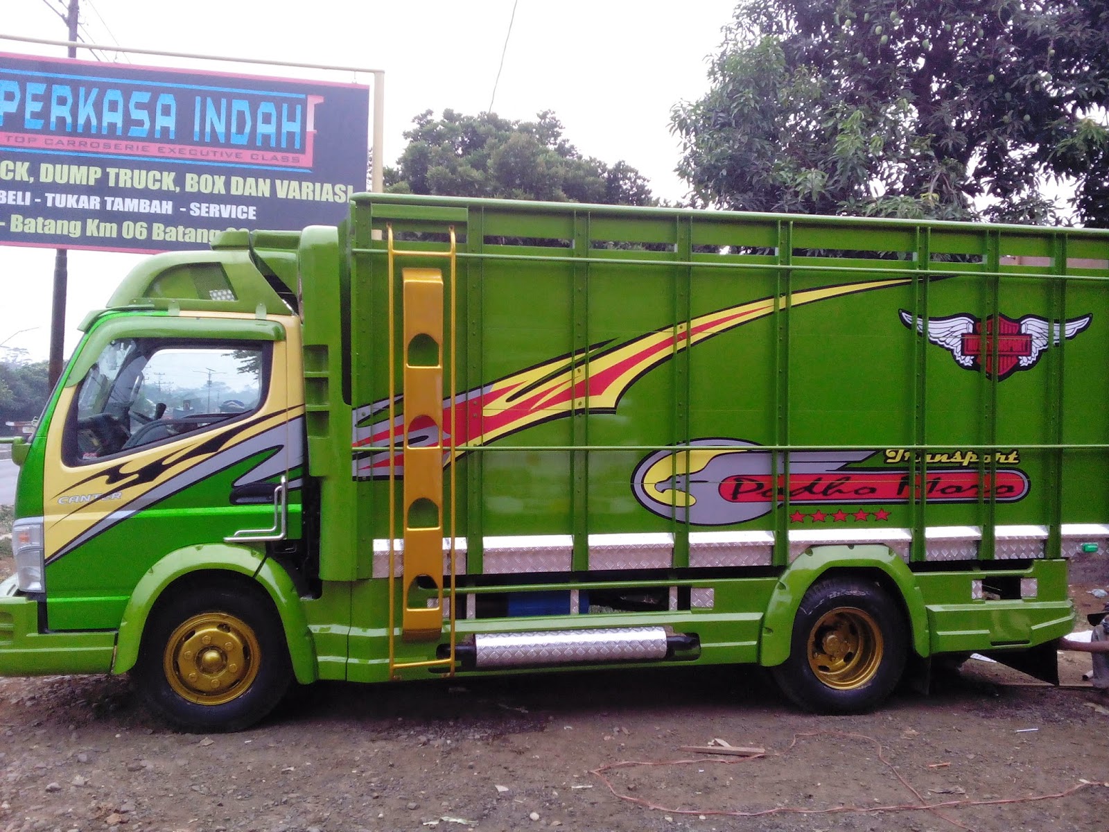 MITSUBISHI CANTER METALIC GREEN Perkasa Indah