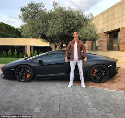 Cristiano Ronaldo shows off his £260K Lamborghini Aventador 