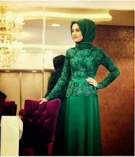 Model Kebaya Muslim Modern untuk Wisuda Terbaru