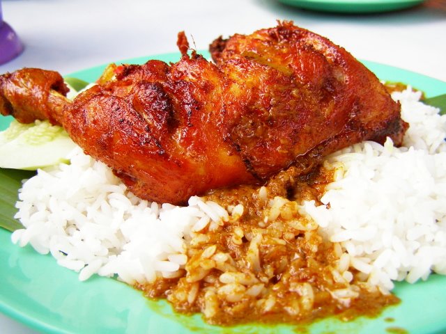 Nasi Kukus Ayam Berempah