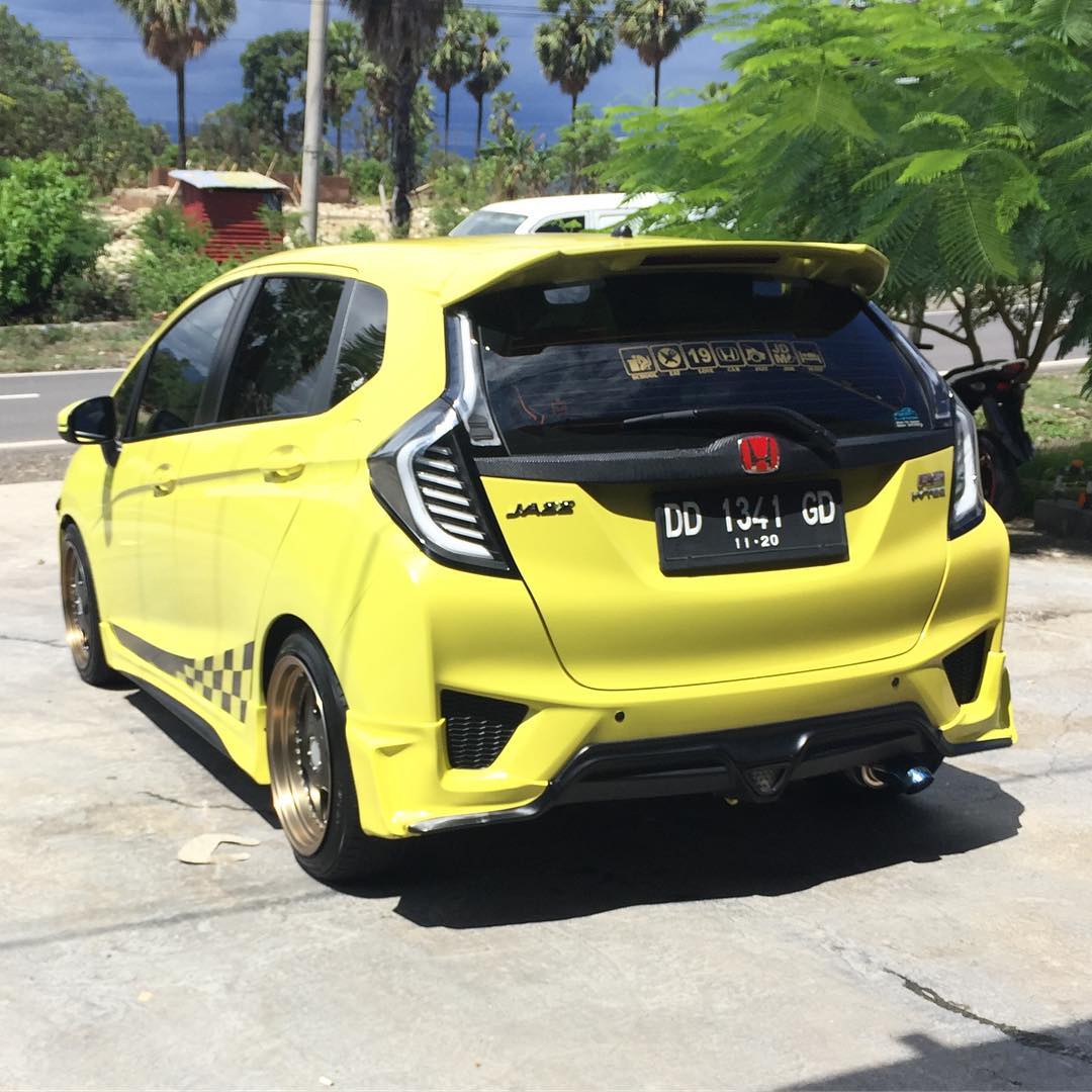 Modifikasi Mobil All New Jazz Bodykit Warna Bunglon Full Audio