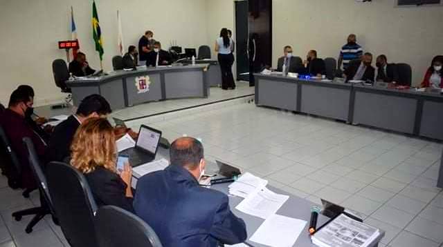 Vereadores de Itapetinga planeja reajustar os salários de R$ 8 mil para R$ 14 mil