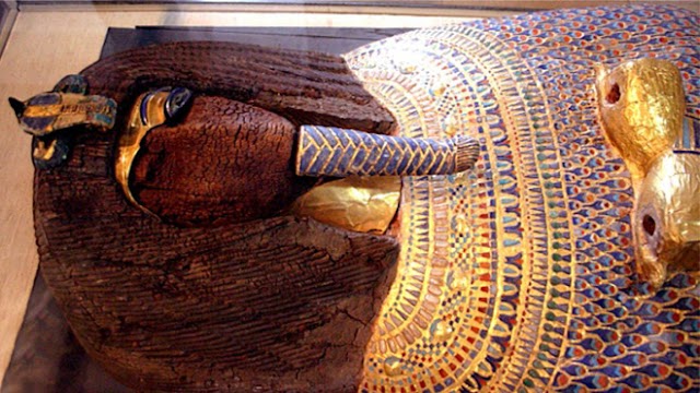 Xác ướp kỳ lạ, thân phận bí ẩn trong lăng mộ Ai Cập khiến giới khoa học "rối như tơ vò"