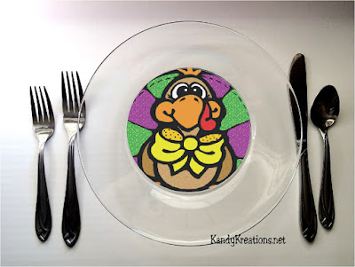 Decorate the kid's table with these fun Thanksgiving turkey plate inserts.  Simply glue to the back of a glass plate from Walmart and you have an easy and cute way to dress up your Thanksgiving table.