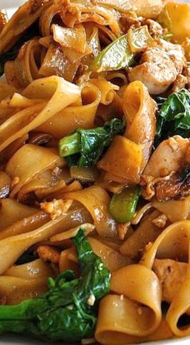 Thai Stir Fried Noodles (Pad See Ew)