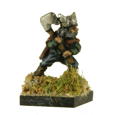 FNT102 Barbarian Infantry with Axes