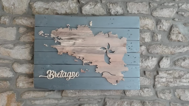 Bretagne, carte, géographie, geographie, BZH, Breizh, triskel, voyage, chêne, chene, peuplier, blanc, bois, tableau en bois de palette, décoration, cadeau original, personnalisable, unique, authentique, palette, récup, artisan d’art, naturel, personnalisable, fait main, ambiance bois, celtique, palette