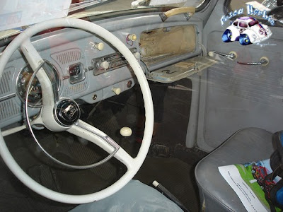  uma r plica do Fusca Herbie O seu interior deve ser cinza 