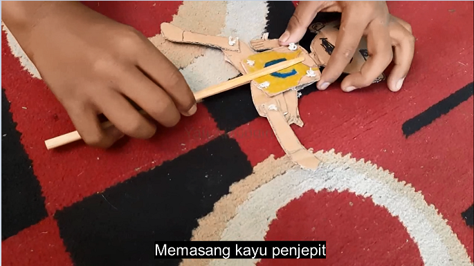 Cara Membuat Wayang Dari Kardus Bekas (kerajinan tangan siswa kelas 5 SD)