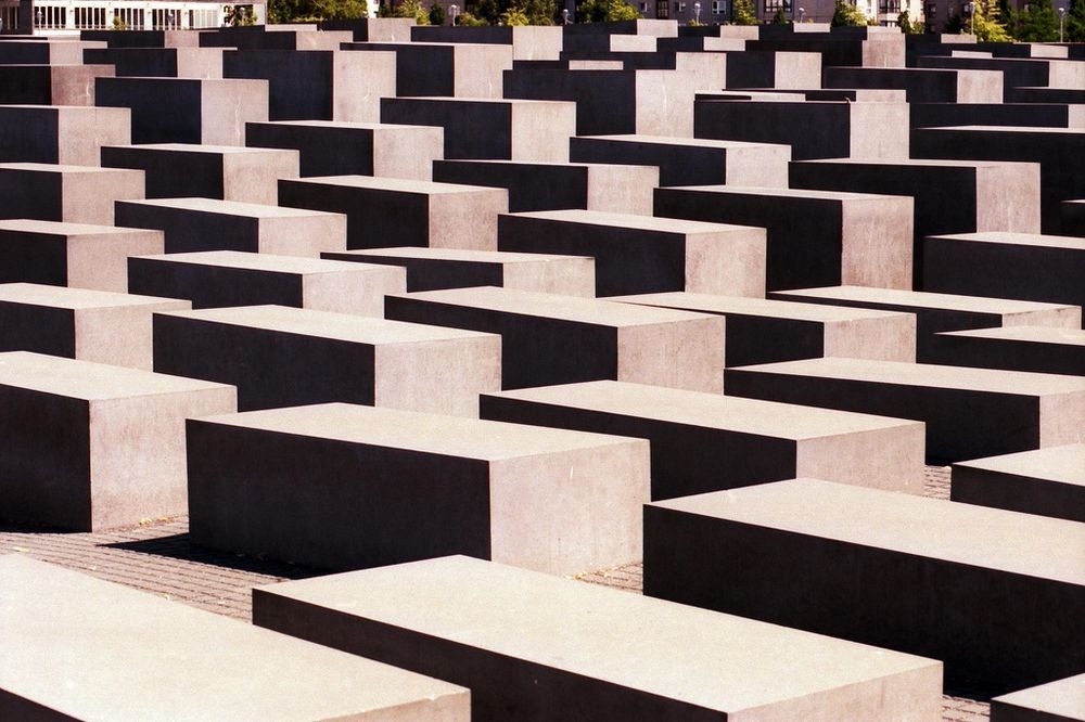 memorial-murdered-jews-europe-berlin-9