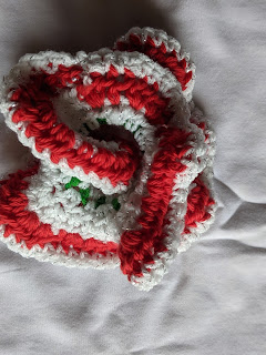 another view of the Möbius Unending Scrunchy