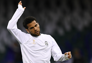 RESMI: Dani Alves Tinggalkan Juventus